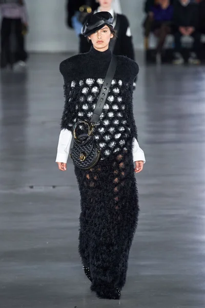 Look 32